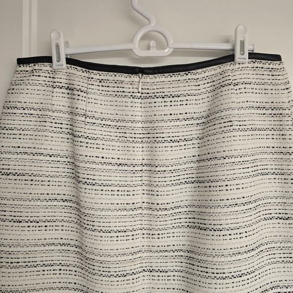 NEW NWT Calvin Klein White & Black Tweed Pencil Skirt Faux Leather Trim | Size 8 - Picture 7 of 10